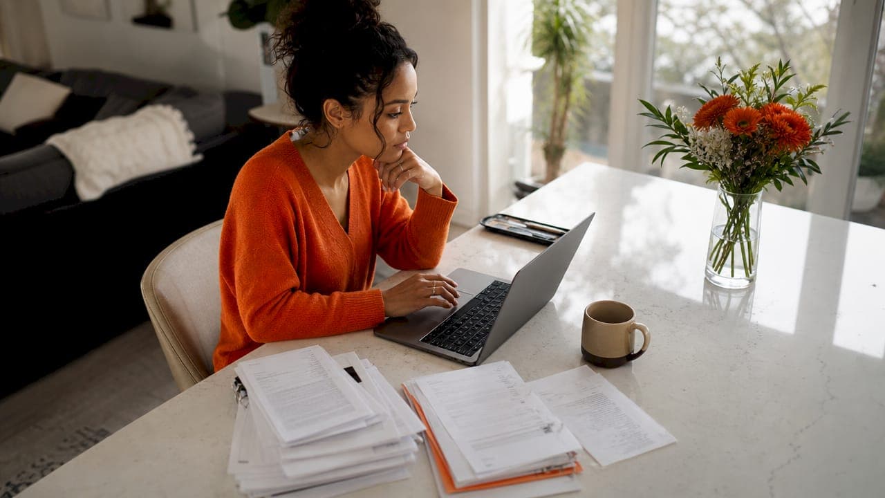 Hiring Freeze Explained: Job Seekers' 2026 Guide